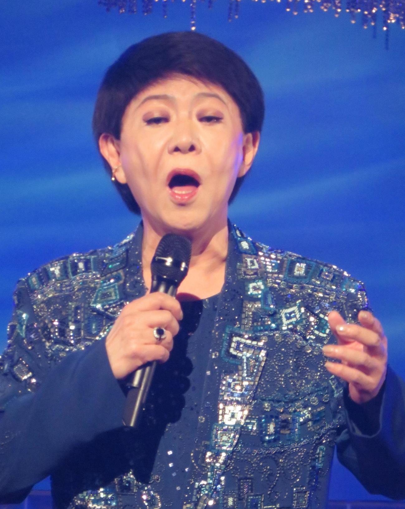 日本作曲家協会音楽祭で「特別選奨」を受賞した美川憲一