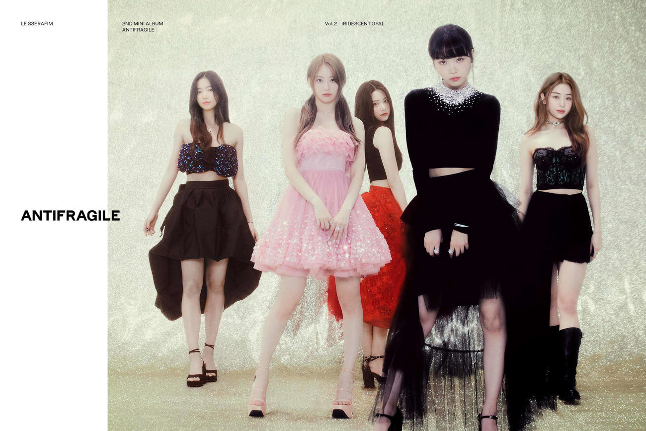「LE SSERAFIM」（P）＆（C）SOURCE MUSIC