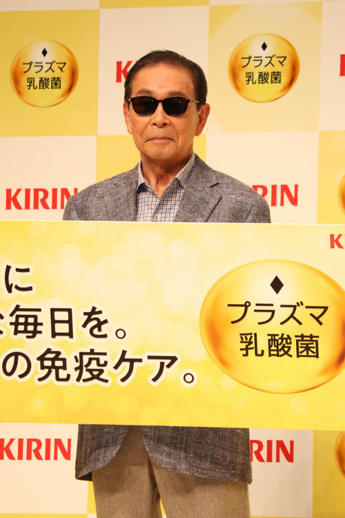 「キリンのプラズマ乳酸菌　新CM発表会」で笑顔を見せるタモリ（撮影・加藤理沙）