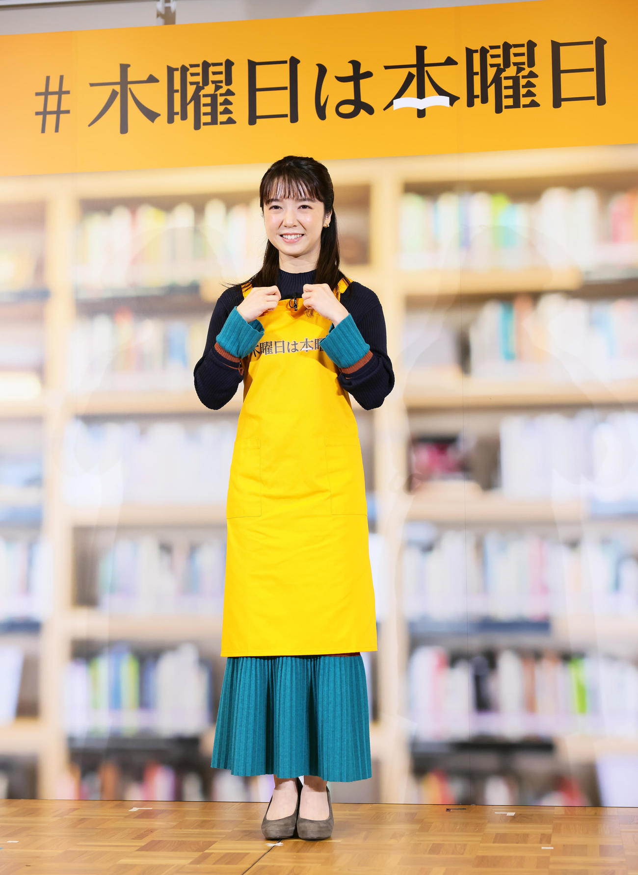 書店員体験に挑戦した上白石萌音（撮影・足立雅史）