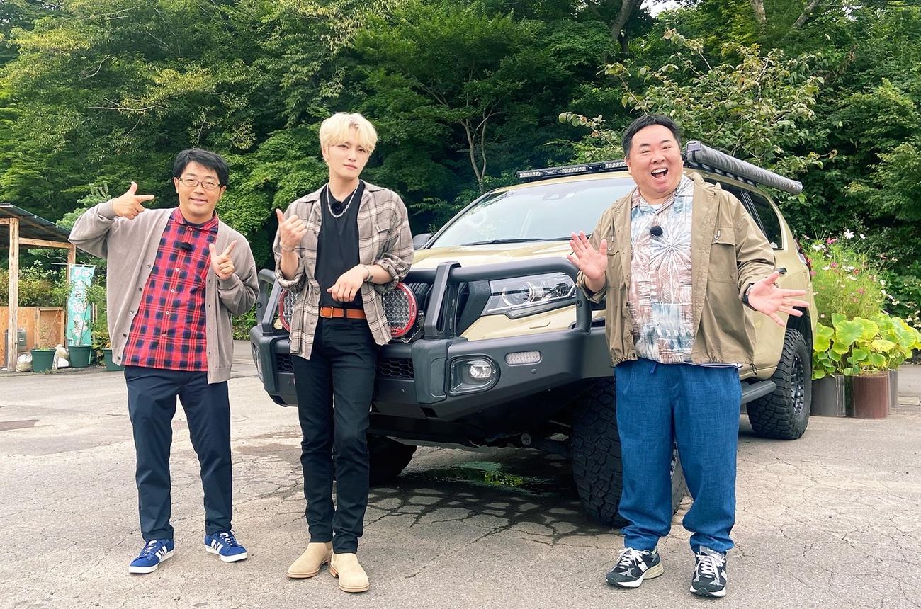 フジテレビ系「JJジャーニー」に出演するジェジュン（中）ドランクドラゴン塚地武雅（右）鈴木拓