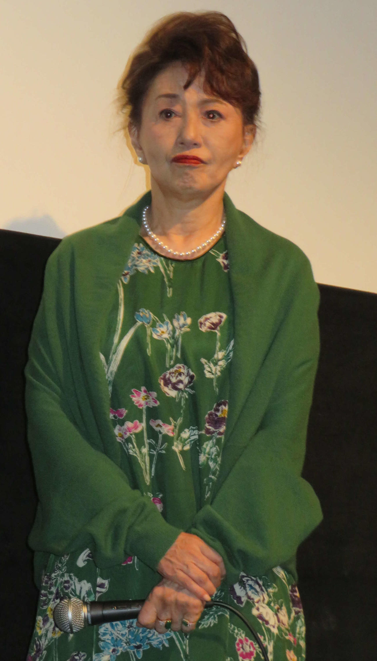 映画「42－50　火光（かぎろい）」初日舞台あいさつに登壇した加賀まりこ（撮影・村上幸将）
