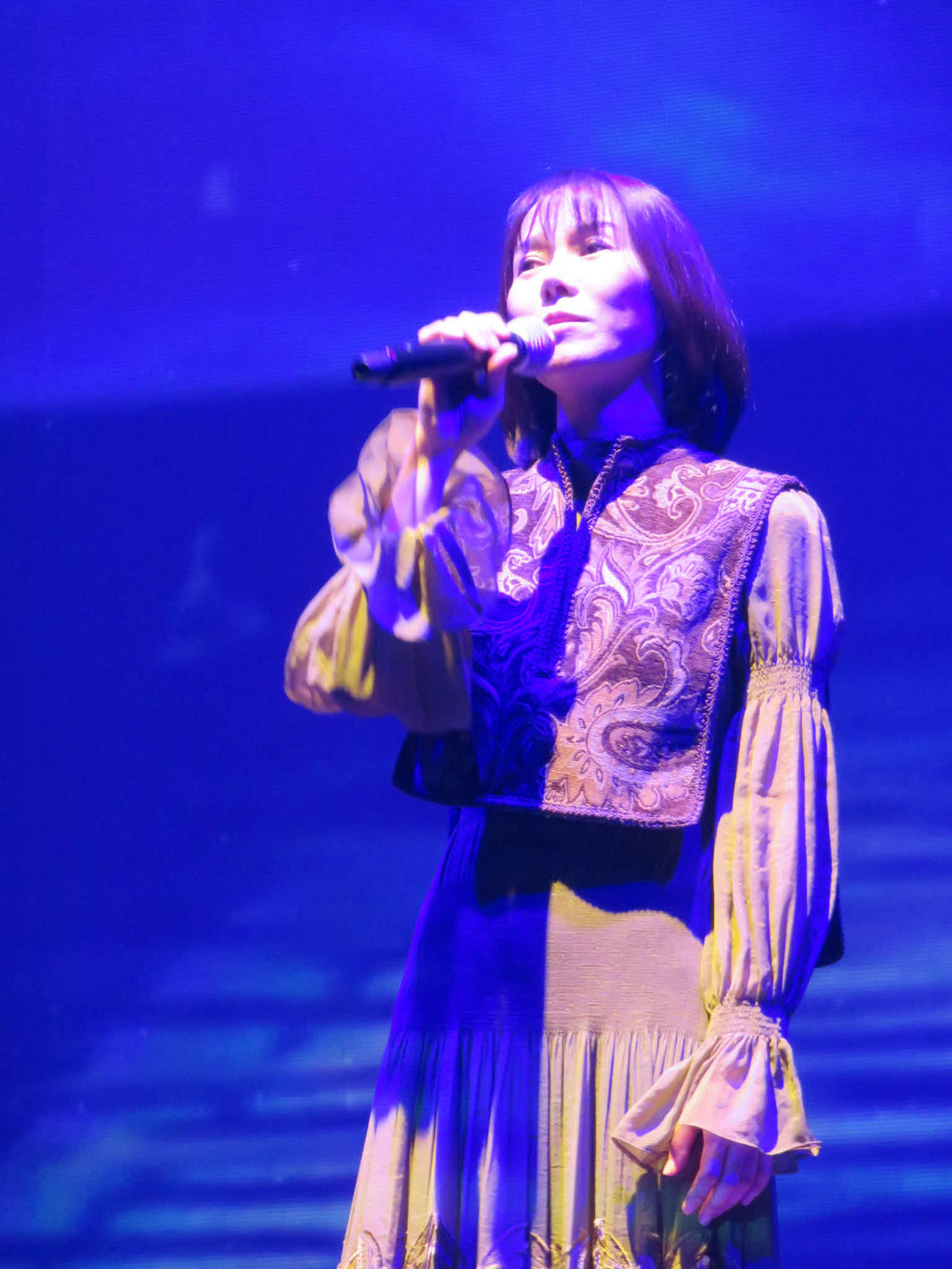 メジャデビュー5周年記念コンサートを行った半崎美子