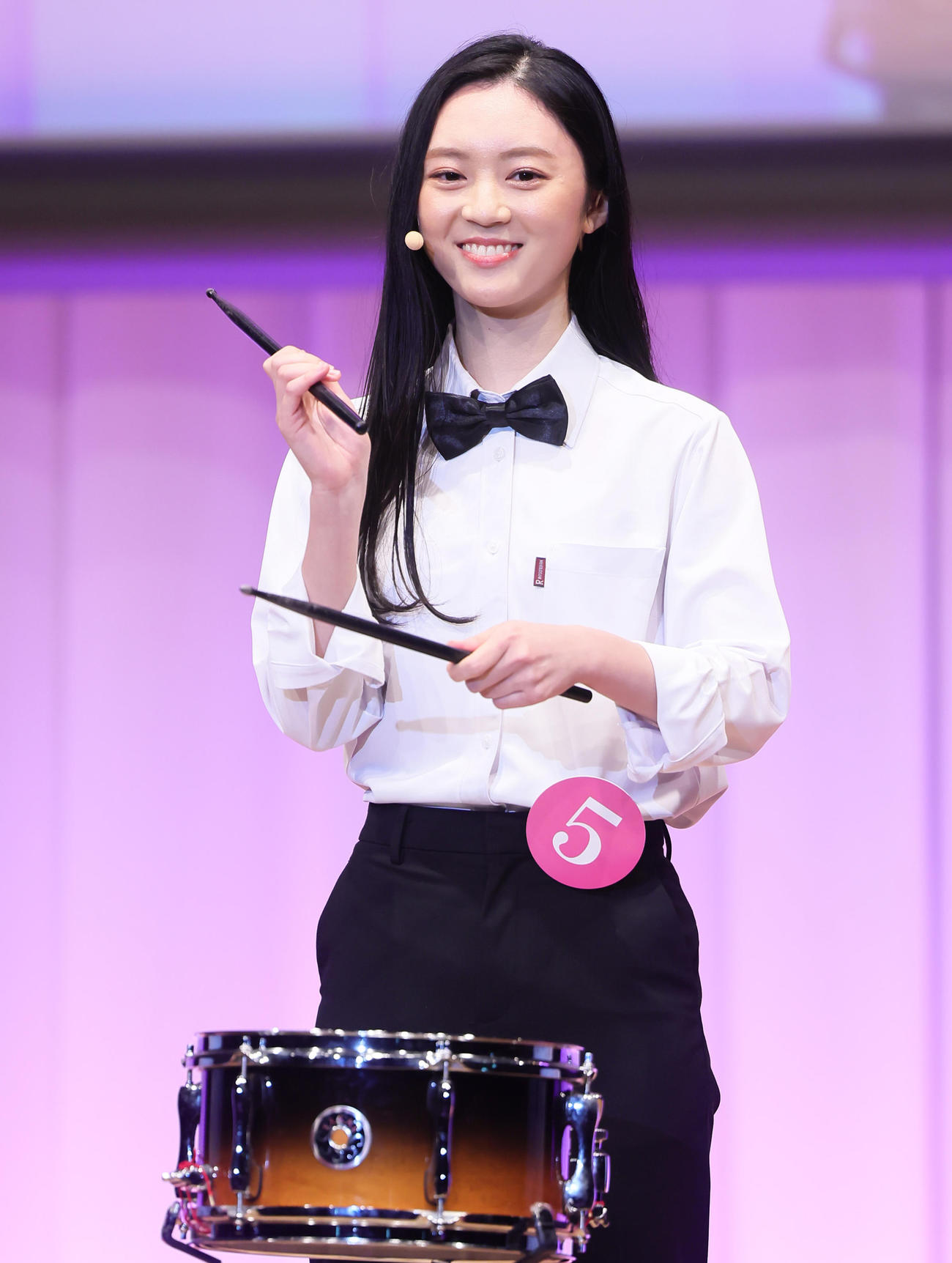 特技のドラムを披露する辻村心響さん（撮影・足立雅史）