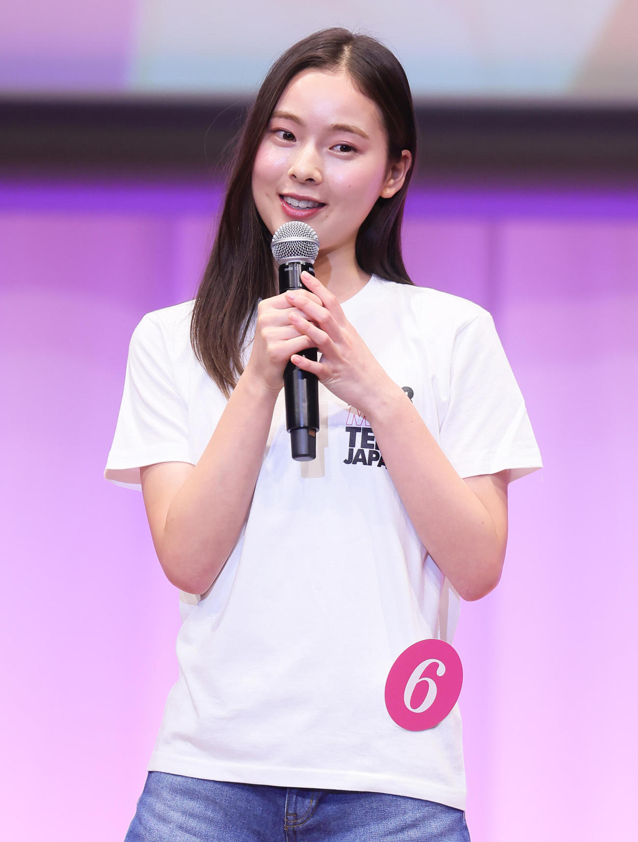 特技の歌を披露する倉本美憂さん（撮影・足立雅史）