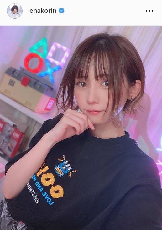 えなこのインスタグラムより