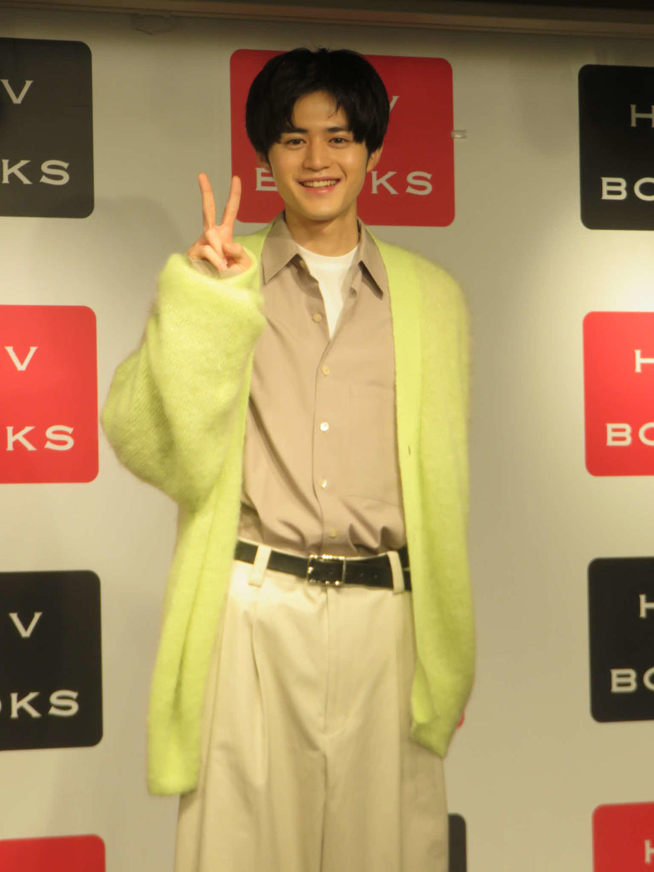 「鈴鹿央士2023年カレンダー」発売記念イベントに出席した鈴鹿央士