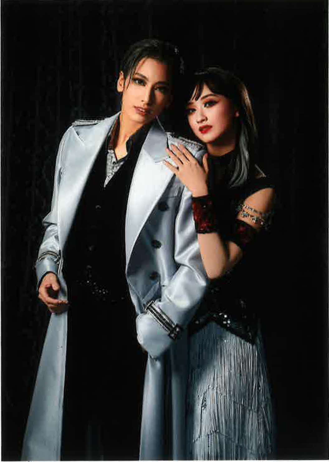 全国ツアーに主演した花組トップ柚香光（左）と、相手娘役の星風まどか（C）宝塚歌劇団