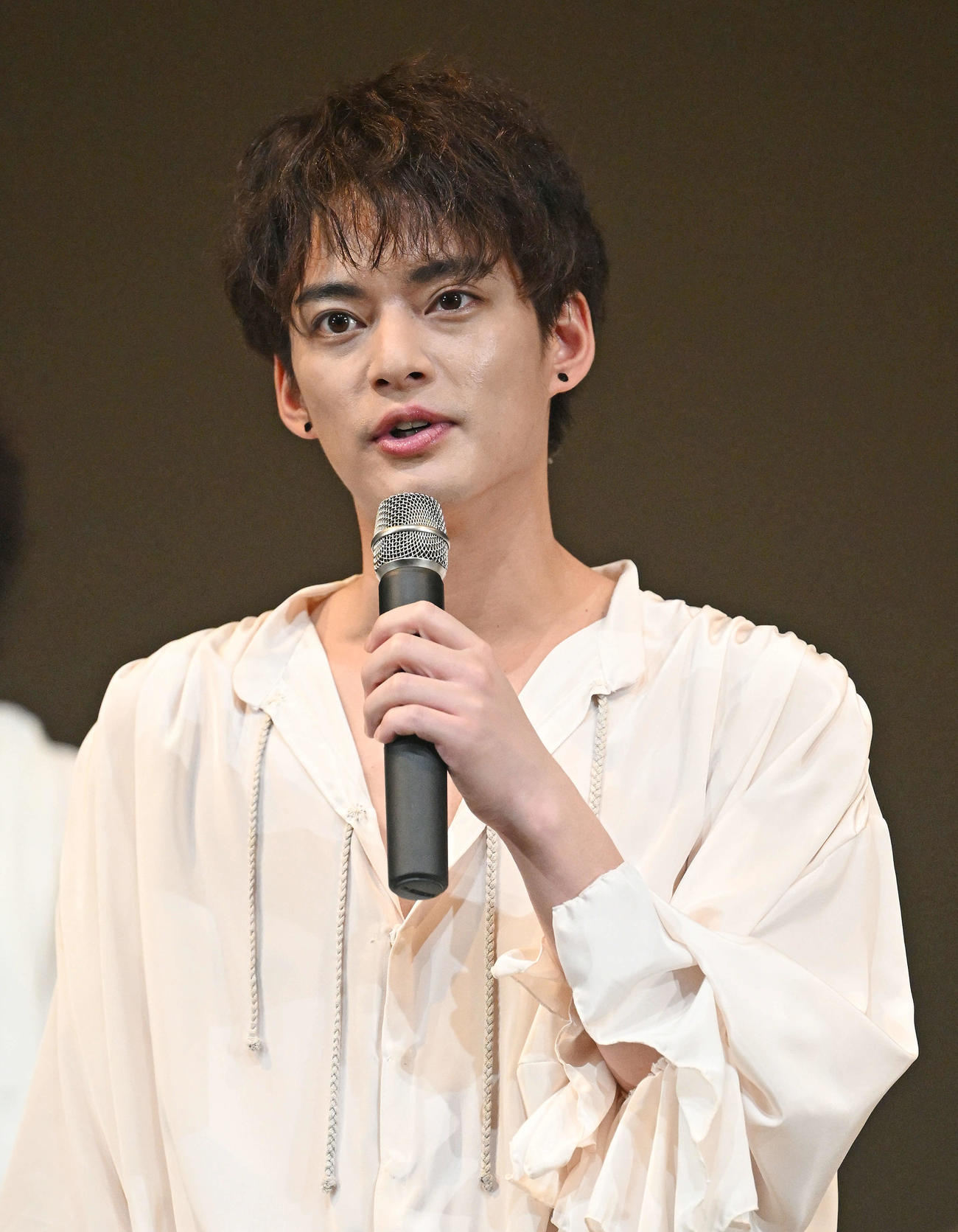 即興演劇舞踊劇「砂の城」の取材会で話す中山優馬（撮影・滝沢徹郎）