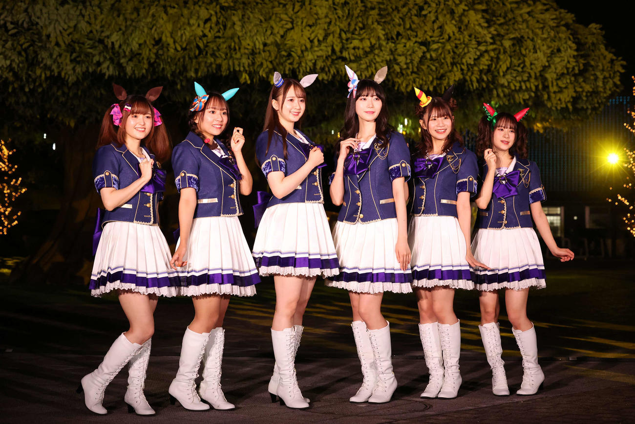 東京メガイルミ点灯イベントを行った、左から大和田仁美、菊池紗矢香、高柳知葉、須藤叶希、稲垣好、前田佳織里（撮影・丹羽敏通）
