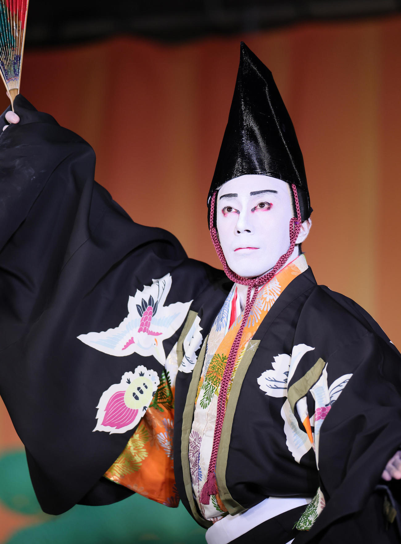 三番叟（さんばそう）を披露する市川海老蔵（撮影・足立雅史）