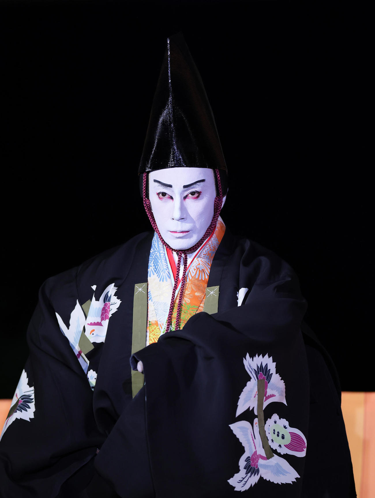 三番叟（さんばそう）を披露する市川海老蔵（撮影・足立雅史）