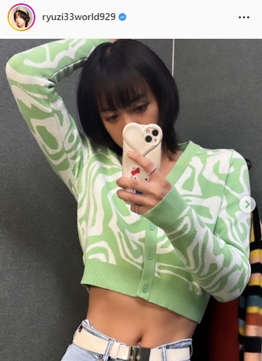 “へそ出し”姿を披露したryuchell（ryuchellのインスタグラムより）