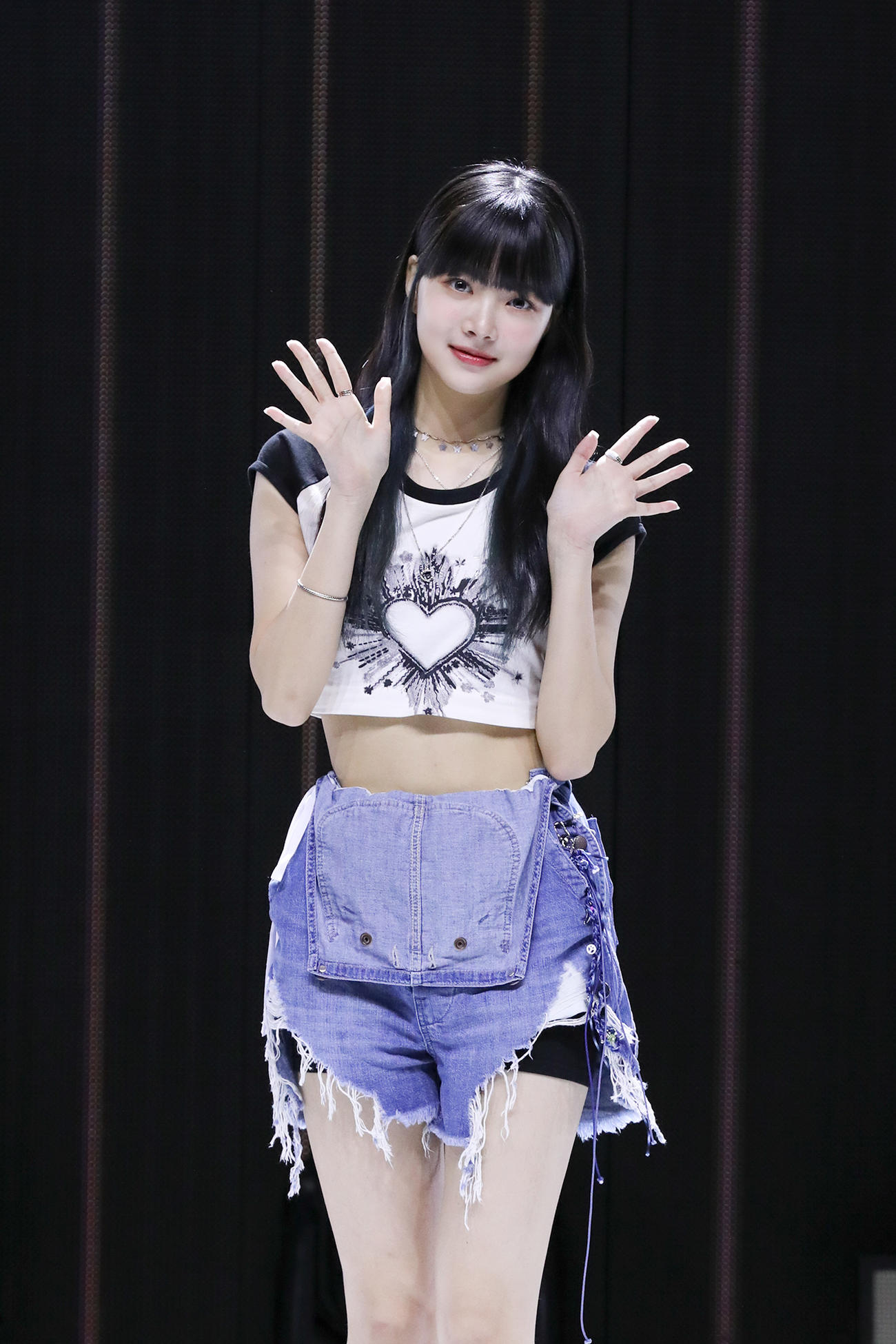 LE SSERAFIMのHONG EUNCHAE（P）＆（C）SOURCE MUSIC