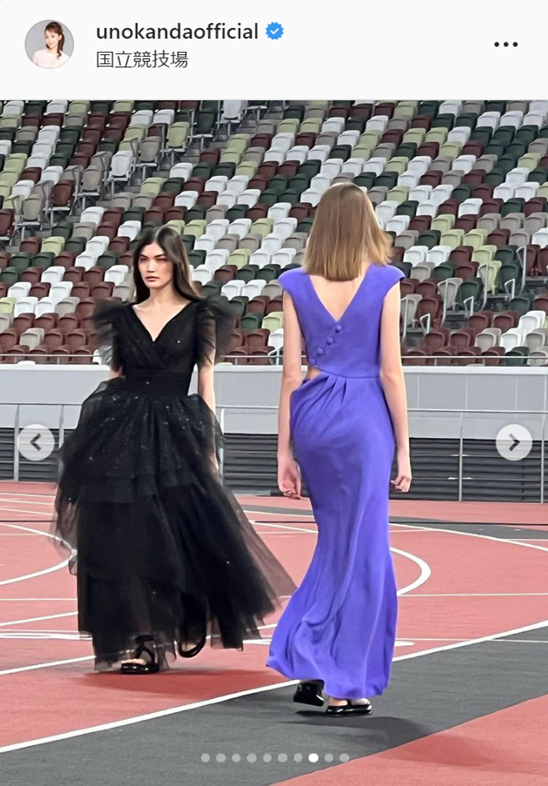トラックを歩くモデルたち（神田うののインスタグラムより）