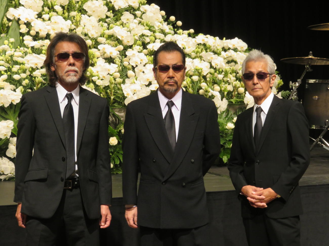 嵐さんを振り返る横浜銀蠅のメンバーたち。左からTAKU、翔、Johnnyこと浅沼正人氏