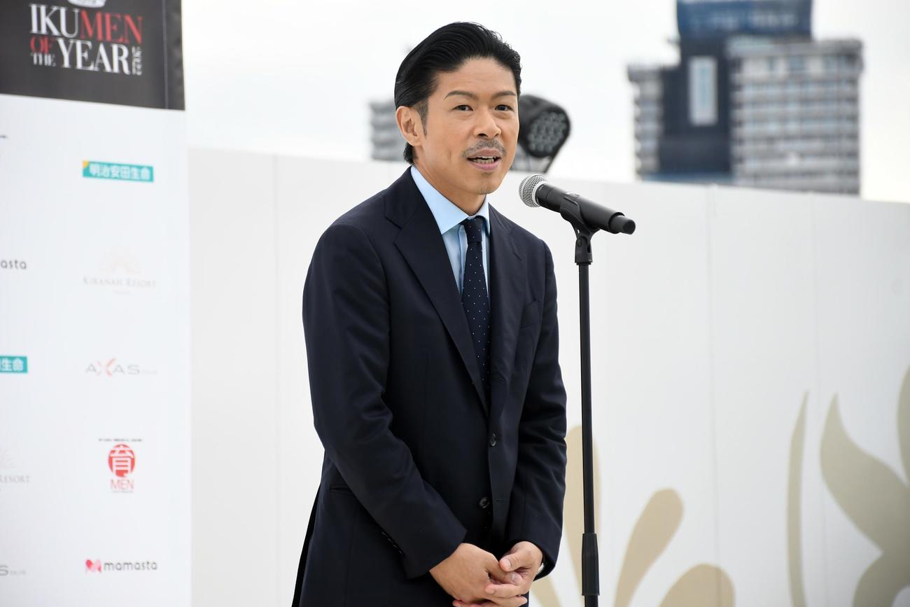 「第12回イクメンオブザイヤー2022」でイクメンエンターテインメント部門を受賞したEXILE松本利夫（撮影・大友陽平）