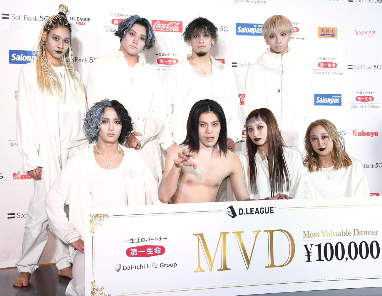 「D．LEAGUE22－23」第2戦で今季初勝利を挙げたdip BATTLES。前列左から2人目はMVDのKENSEI（撮影・大友陽平）