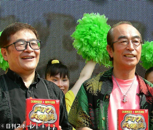 仲本工事さん（左）、志村けんさん（2007年8月5日撮影）