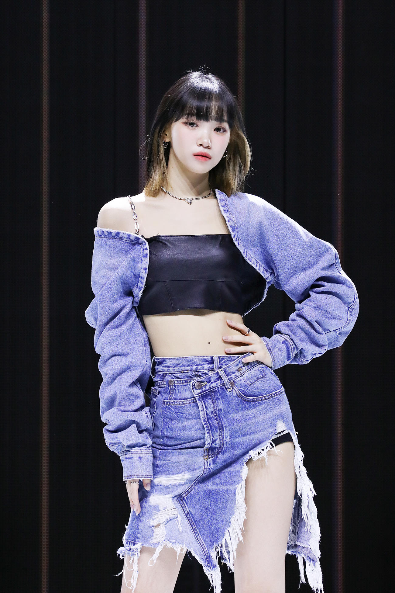 LE SSERAFIMNのKIM CHAEWON（P）＆（C）SOURCE MUSIC
