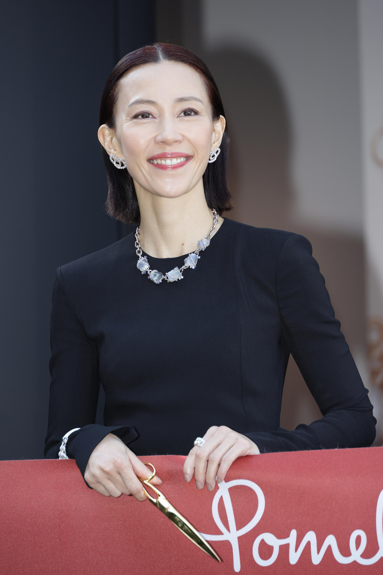 「ポメラート」テープカットセレモニーを行う木村佳乃（撮影・中島郁夫）