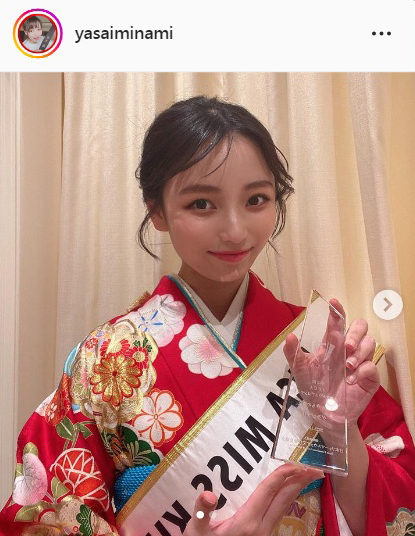 安井南のインスタグラムより
