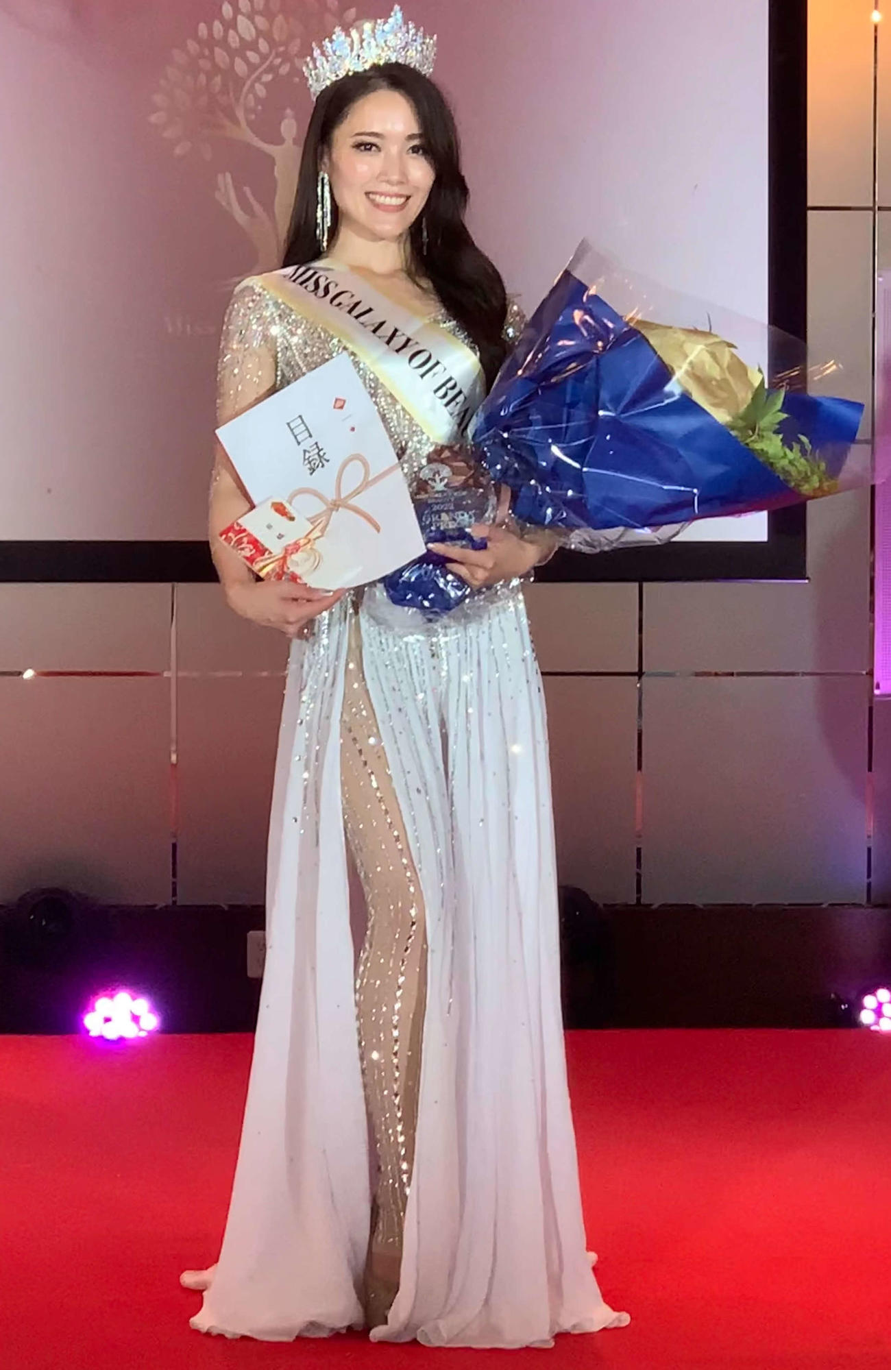 第1回Miss Galaxy of Beauty決勝大会で優勝した計盛麻衣（敬称略）（撮影・松尾幸之介）