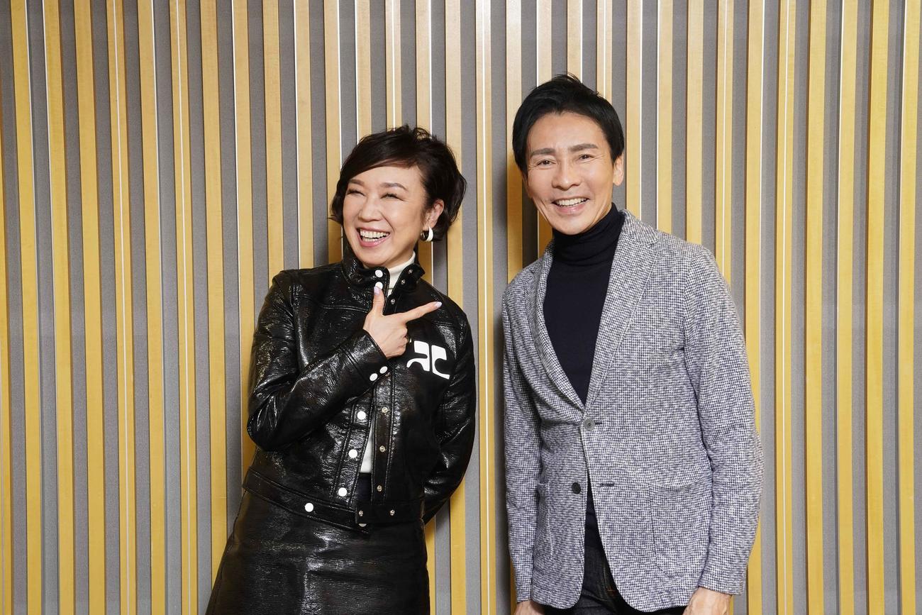 「松任谷由実のオールナイトニッポンGOLD」にゲスト出演した郷ひろみ（右）