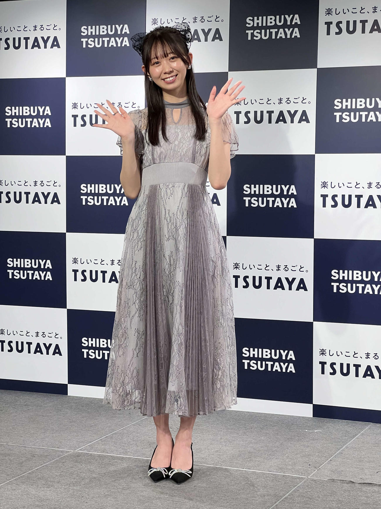 ファースト写真集「となりがいい」発売記念イベントを行ったわーすた松田美里