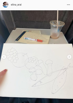 新井恵理那アナが描いた「秋の味覚」の絵の制作過程（新井恵理那アナのインスタグラムより）