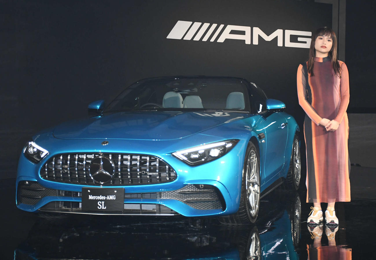 新型「メルセデス　AMG SL」プレス発表会に出席したiri（撮影・大友陽平）