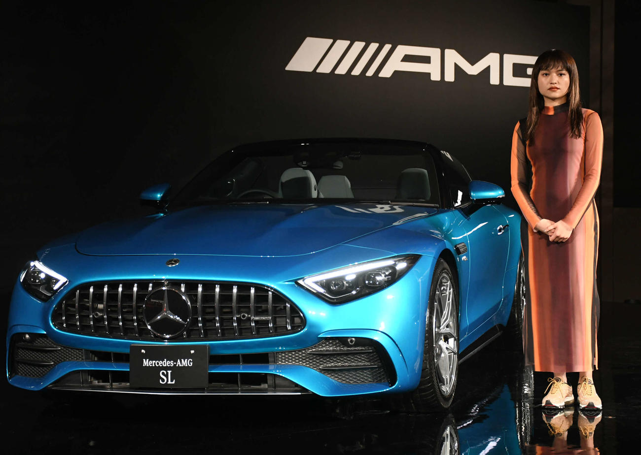 新型「メルセデス　AMG SL」プレス発表会に出席したiri（撮影・大友陽平）