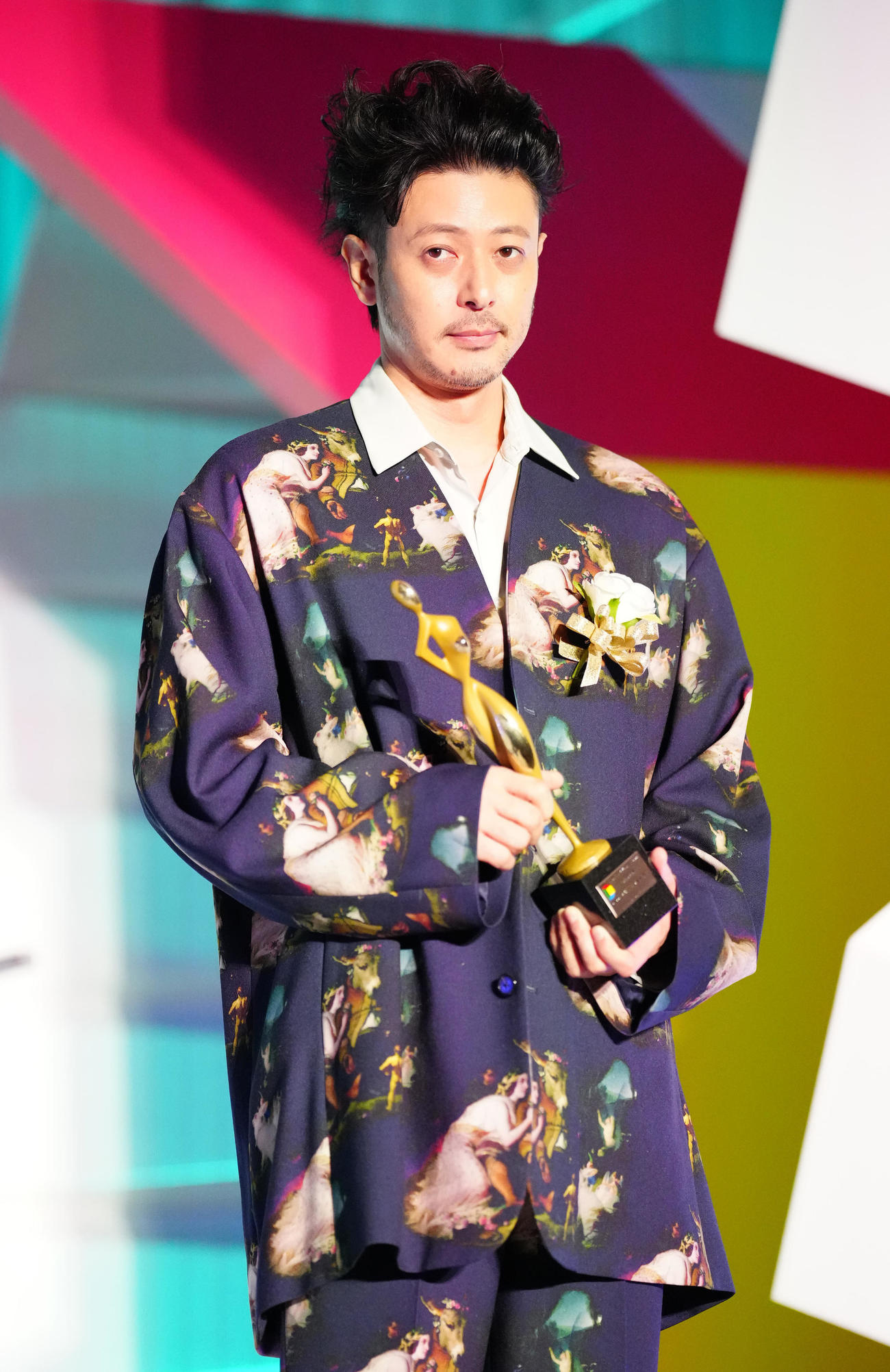 「東京ドラマアウォード2022」授賞式に臨む助演男優賞のオダギリジョー（撮影・江口和貴）