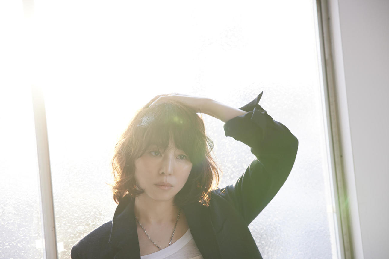 初のミニアルバム「リトルソング」を発売したlilyこと石田ゆり子