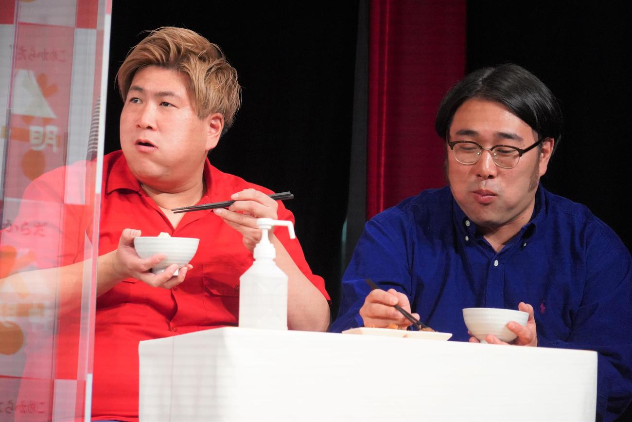 米の新ブランド「こめからだ」発売発表記者会見に出席したお笑いコンビ、ビスケットブラザーズきん（左）と原田泰雅（撮影・佐藤成）