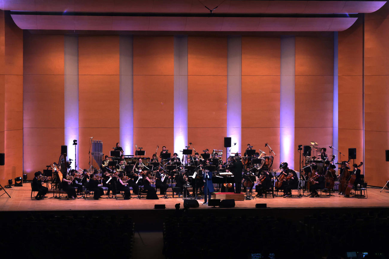 「GET THE CLASSICS ASKA Premium Symphonic Concert 2022 TOKYO」で京都フィルハーモニー室内合奏団特別交響楽団をバック熱唱するASKA