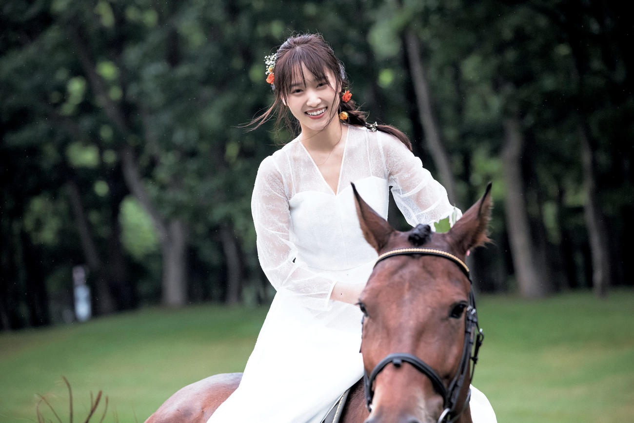 櫻坂46菅井友香の卒業写真集「大切なもの」の先行カット（C）細居幸次郎／集英社