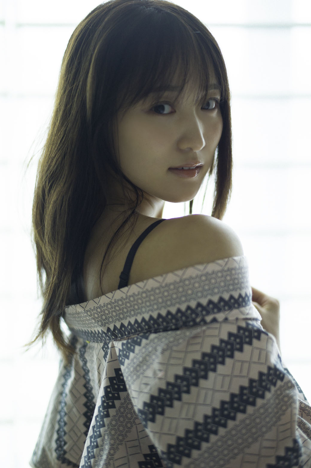 櫻坂46菅井友香の卒業写真集「大切なもの」の先行カット（C）細居幸次郎／集英社