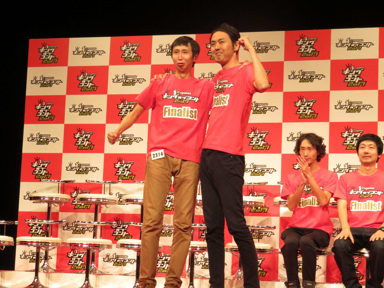 17年、「キングオブコント2017」の決勝進出を決めた、アンガールズの山根良顕（左）と田中卓志