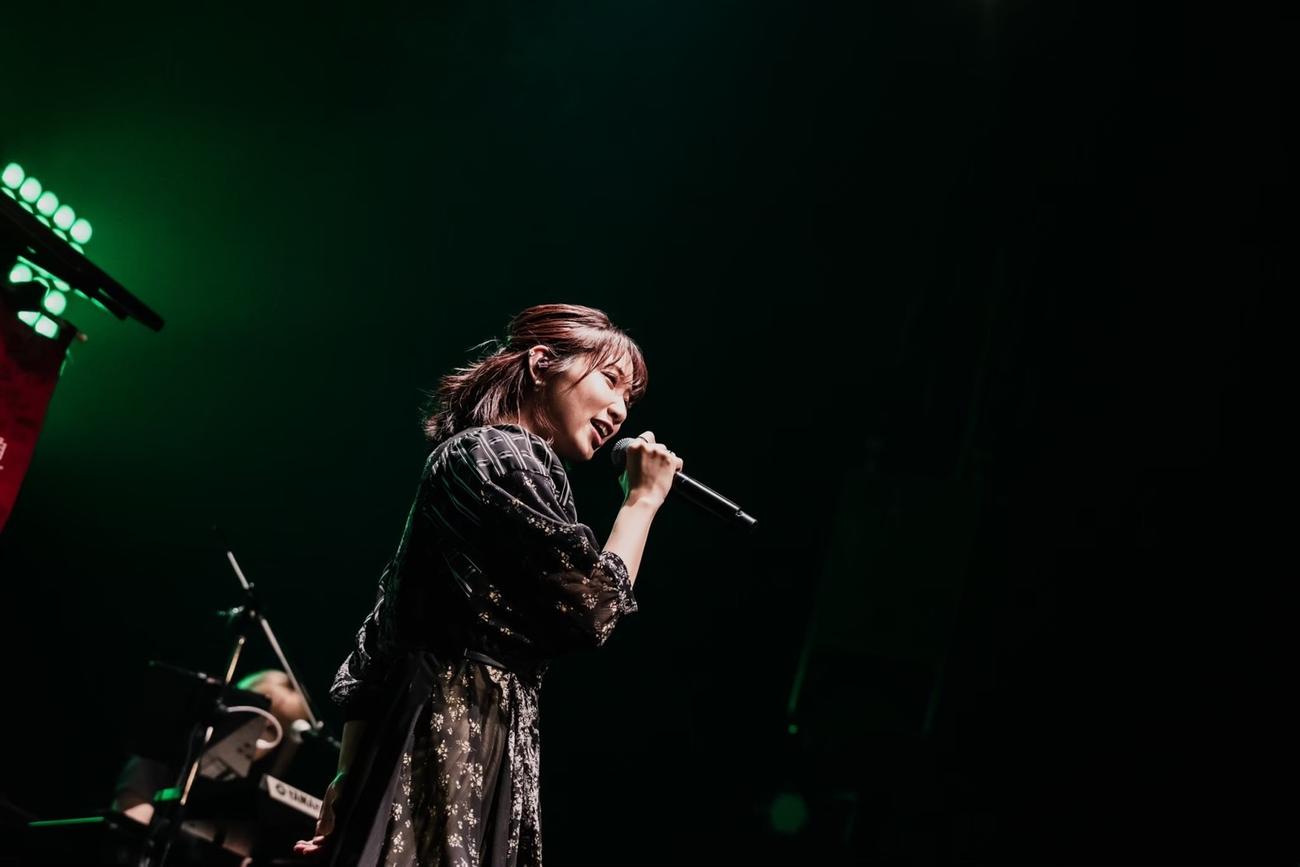ギタリスト北島優一との結婚を発表した上野優華