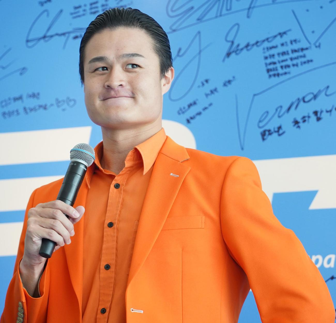 「D’ESTA TOKYO2」の内覧会に出席したお笑いコンビ、ティモンディの高岸宏行（撮影・佐藤勝亮）