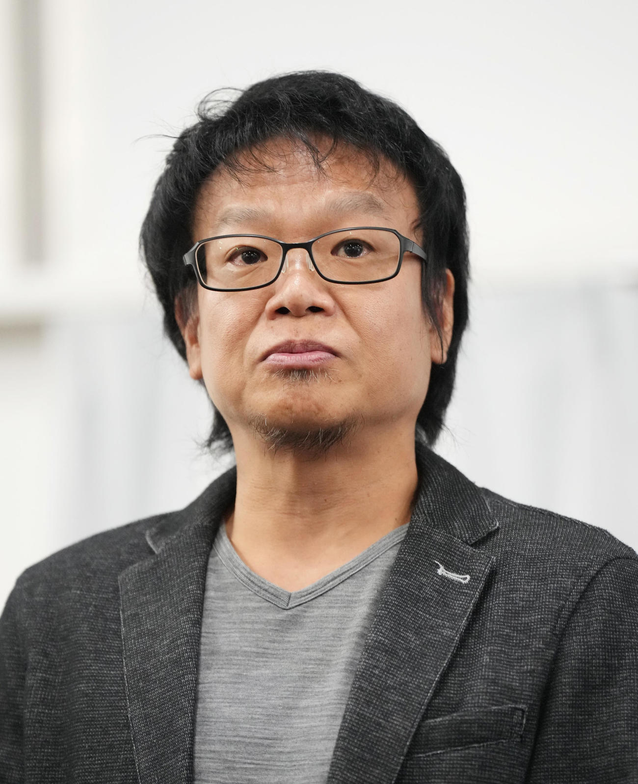 舞台「日本昔ばなし」貧乏神と福の神～つるの恩し～の稽古場取材で抱負を話す星田英利（撮影・菅敏）