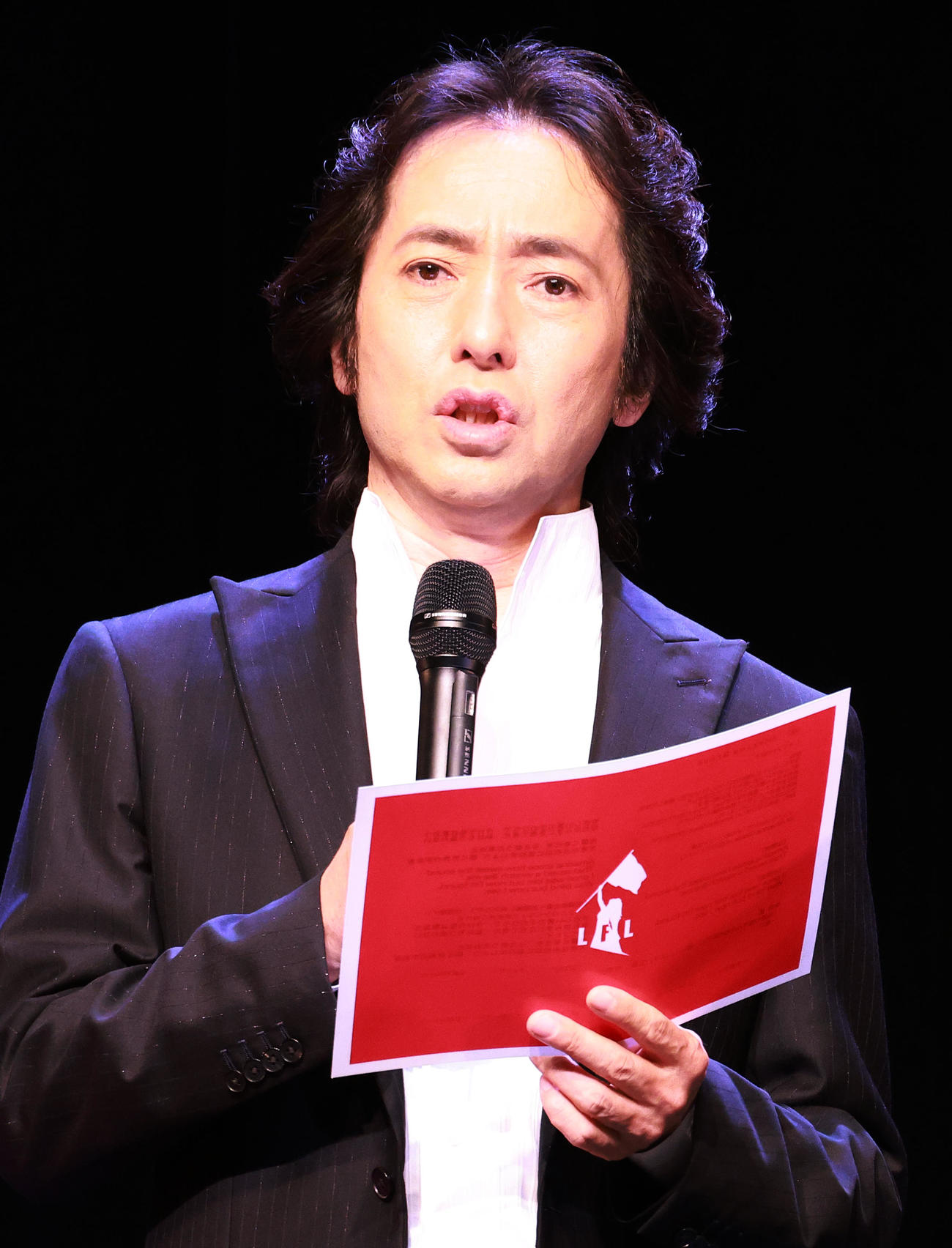 2022 LIVE FOR LIFE「音楽彩」でアメイジング・グレイスを熱唱する秋川雅史（撮影・中島郁夫）