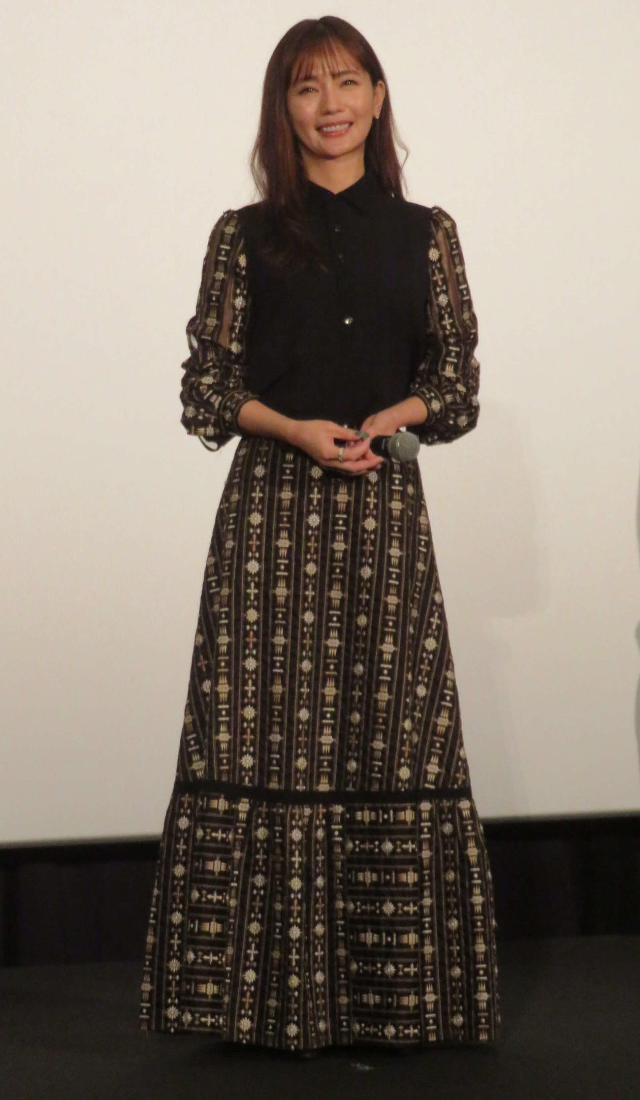 映画「窓辺にて」公開記念舞台あいさつに登壇した中村ゆり（撮影・村上幸将）