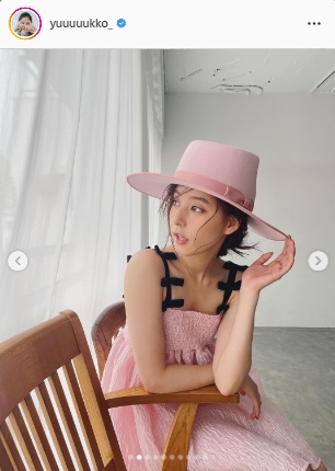 新木優子の肩をあらわにしたワンピース姿（新木優子のインスタグラムより）