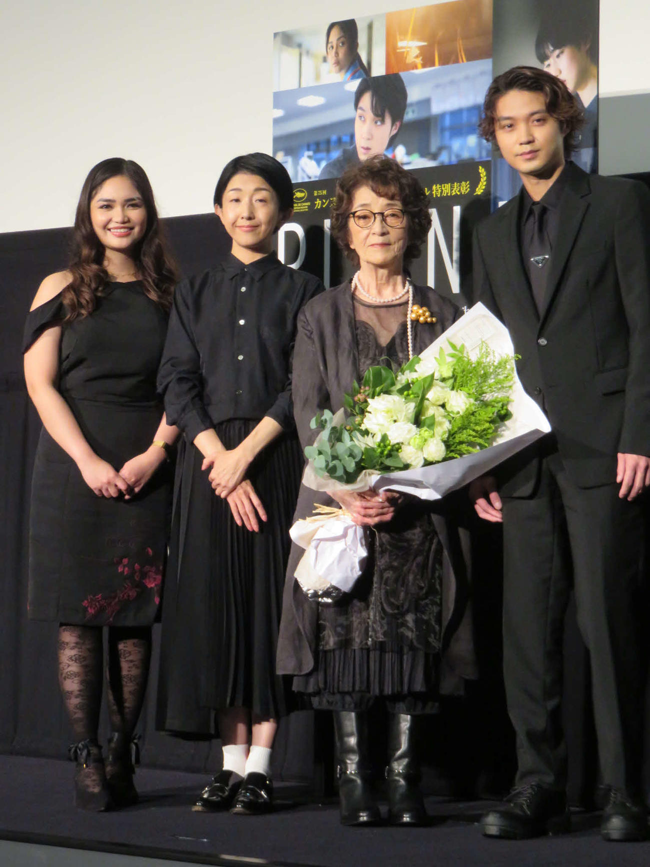 映画「PLAN75」公開記念舞台あいさつ（左から）ステファニー・アリアン、早川千絵監督、倍賞千恵子、磯村勇斗