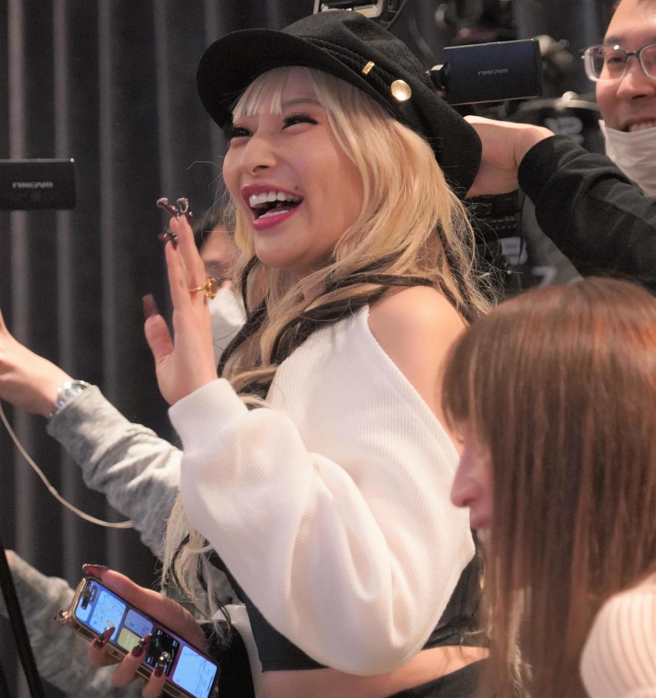 元雨上がり決死隊の宮迫博之がプロデュースする焼き肉店「牛宮城」の新メニュー発表会に出席した加藤紗里（撮影・佐藤成）