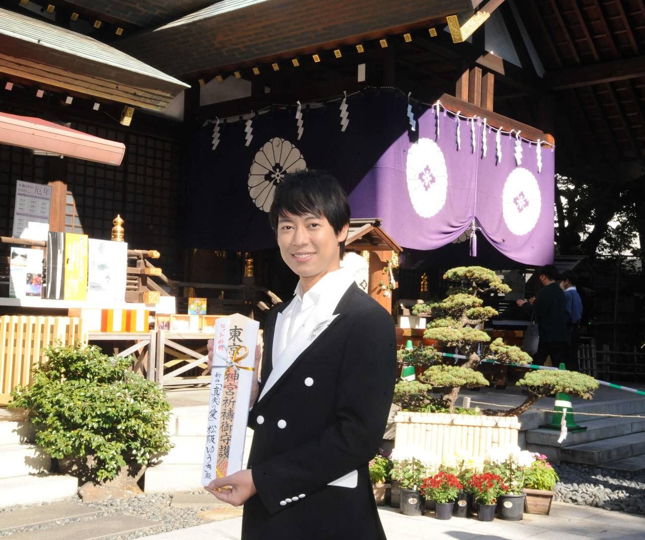 4枚目シングル「真実の愛」ヒット祈願で東京大神宮を訪れた歌手の松阪ゆうき（撮影・松尾幸之介）