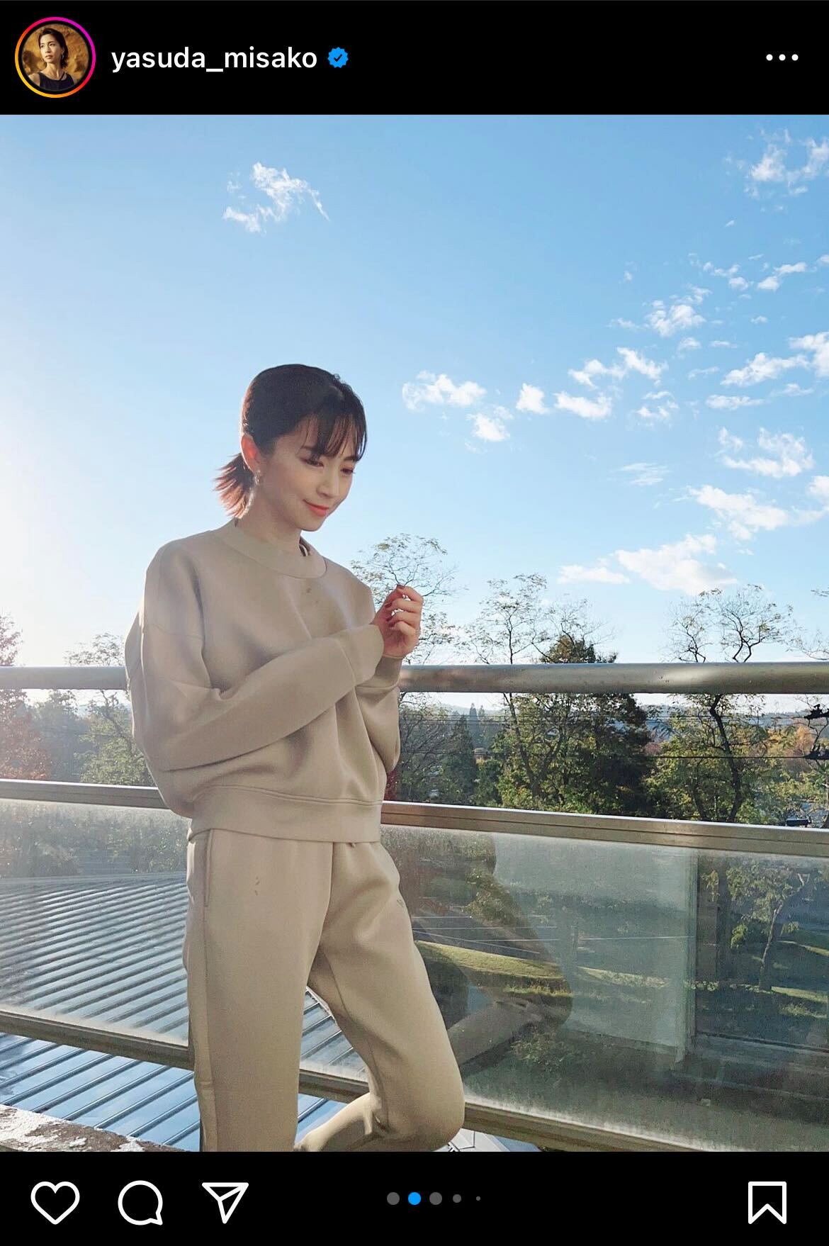 ラン用のウエアを着たショットを公開した安田美沙子（インスタグラムより）