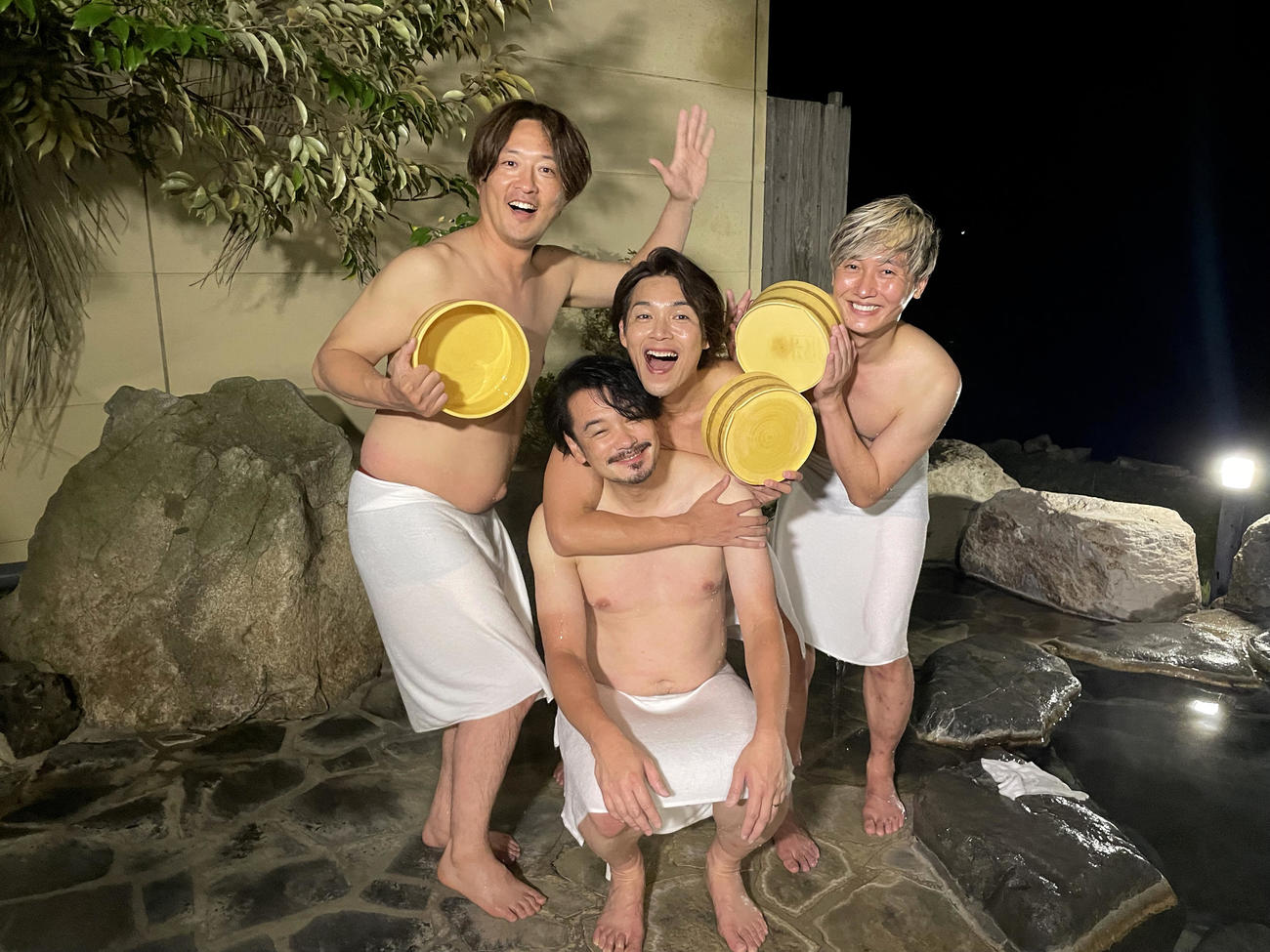 初めての4人旅を満喫した純烈（C）ABCテレビ